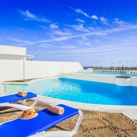 Sleeps 8 With Pool Air Con And Wifi Villa *