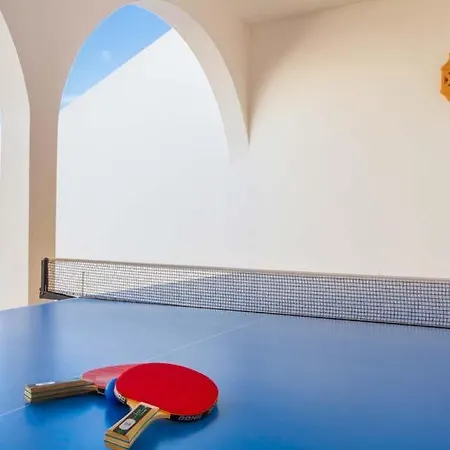 Villa Sleeps 8 With Pool Air Con And Wifi