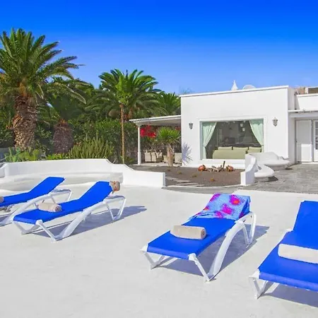 Sleeps 8 With Pool Air Con And Wifi Puerto Calero
