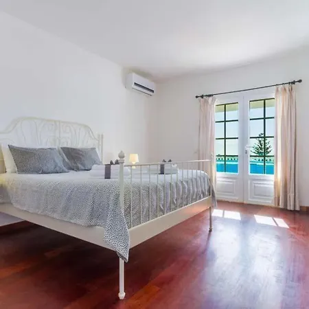 Villa Sleeps 8 With Pool Air Con And Wifi Puerto Calero
