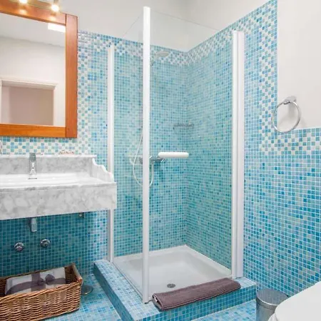 Sleeps 8 With Pool Air Con And Wifi Villa