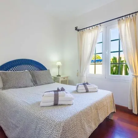Sleeps 8 With Pool Air Con And Wifi Puerto Calero